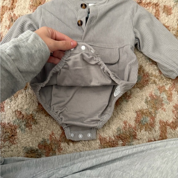 0-3 MONTH ROMPER - Picture 7 of 10